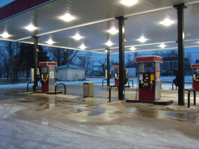 Peculiar, MO : Snow on December 22, 2007 at Casey's