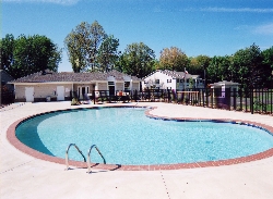 Madison, OH : Lakeside Villas pool Madison, OH