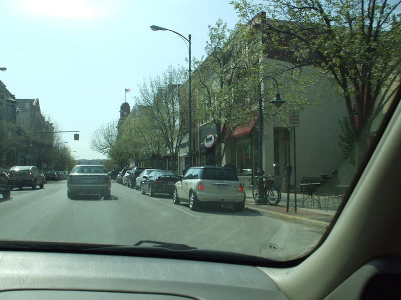 Traverse City, MI: Front Street headed West