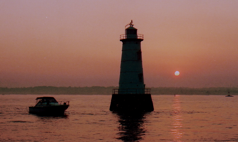 South Amboy, NJ : Sunset - Raritan Bay and Great Beds Light off fSouth Amboy