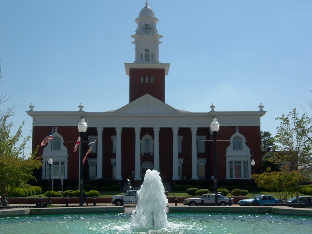 Opelika, AL: Lee County Courthouse