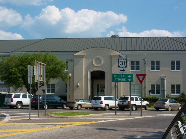 Bay Minette, AL: Baldwin County Courthouse (back side)