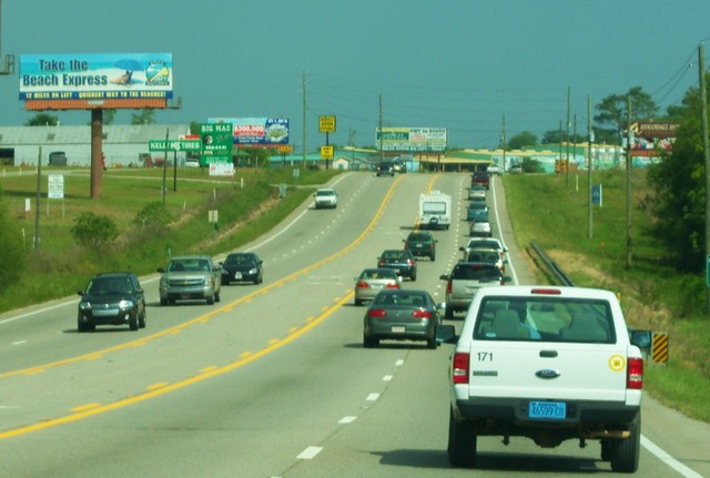 Loxley, AL : Driving towards the beach on AL 59