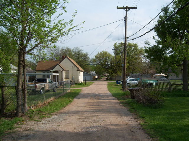 Great Bend, KS: Alley between Morphy and Odell Streets