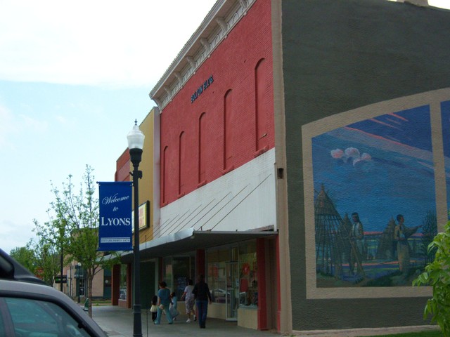 Lyons, KS: Downtown