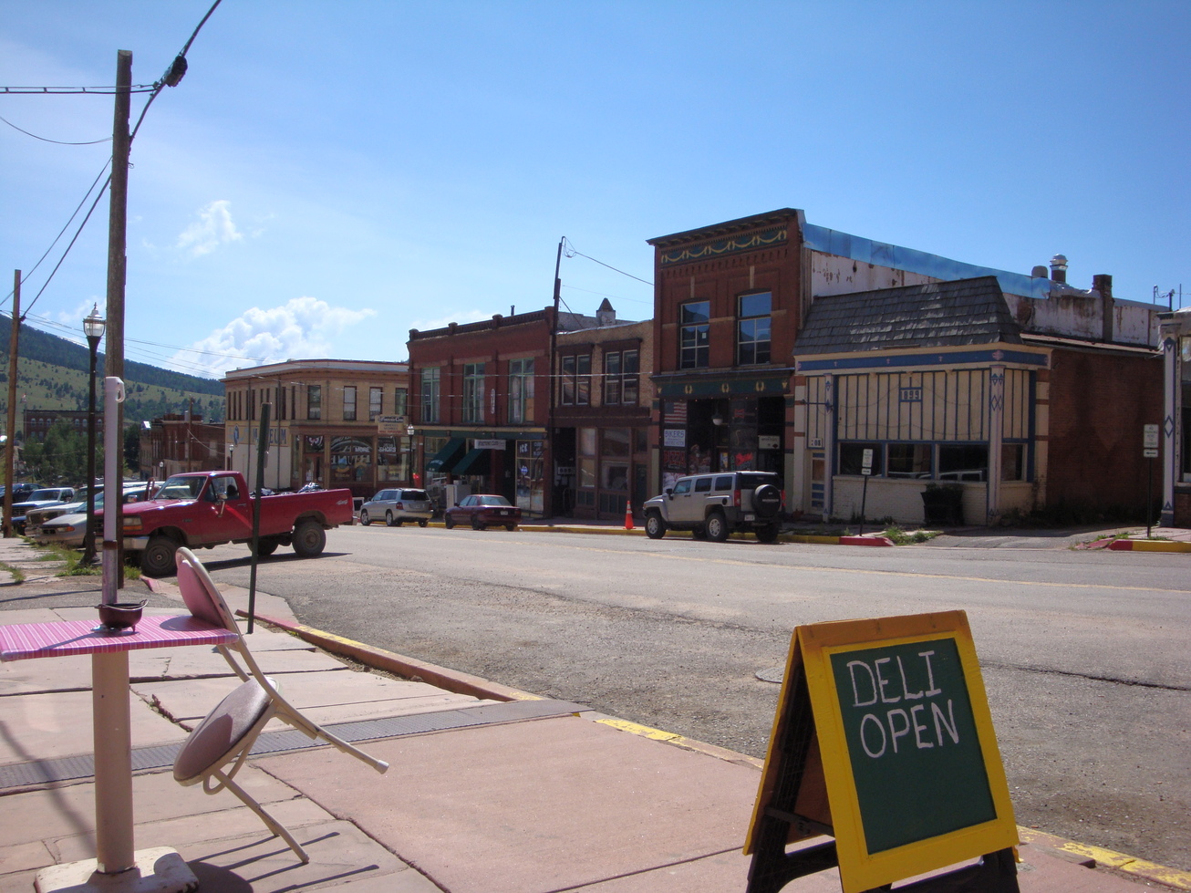 Victor, CO: It looks so quiet, but there is ife.
