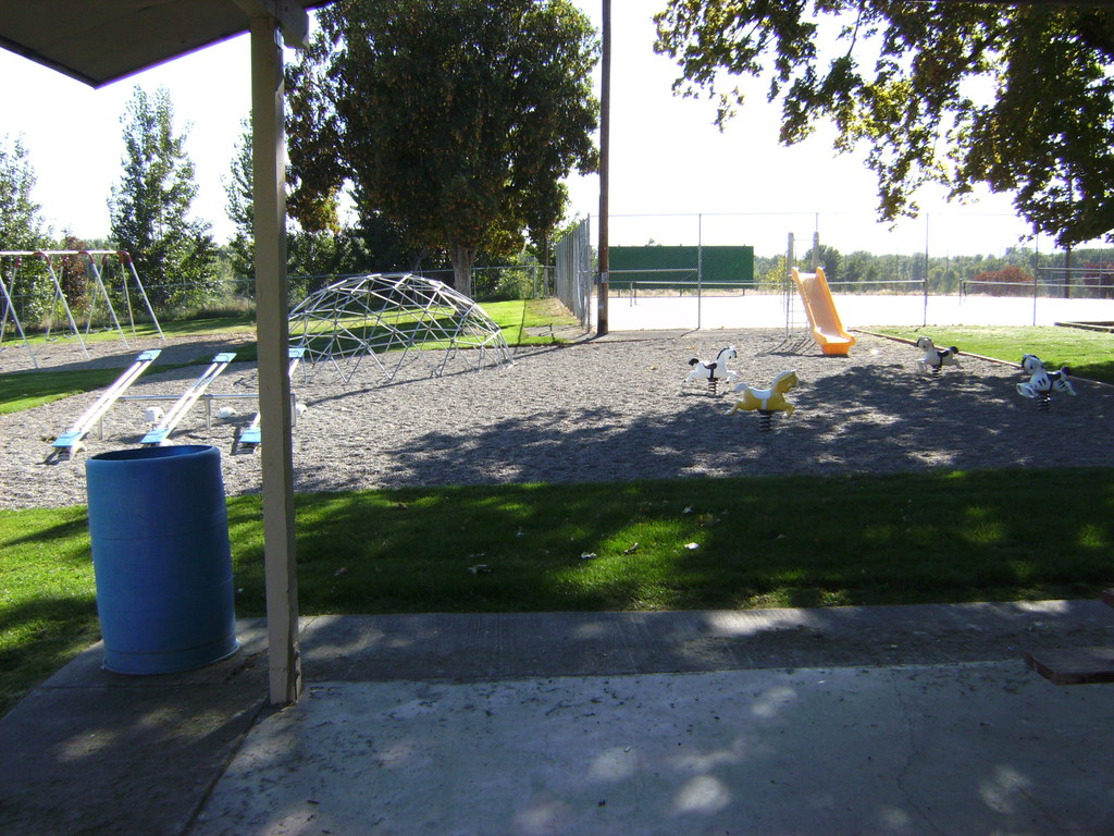 Zillah, WA Zillah's Lodges Park photo, picture, image (Washington) at