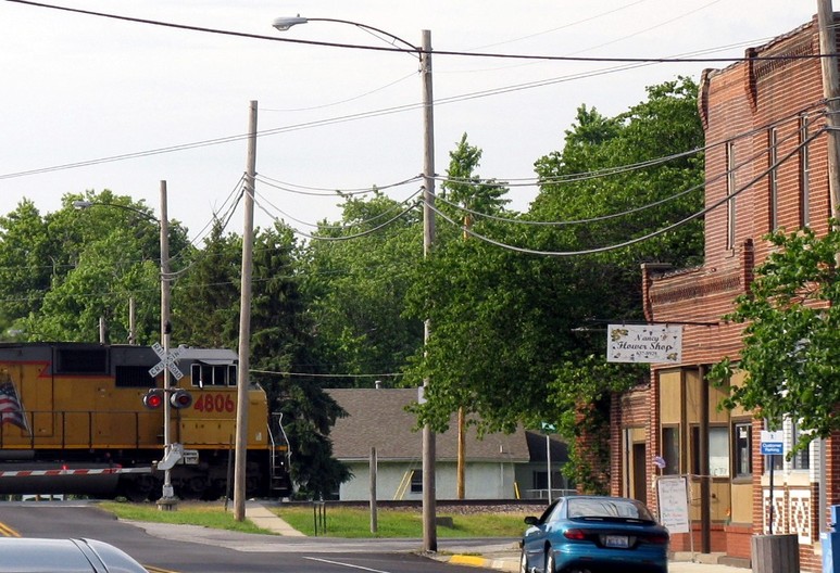 Livingston, IL: Downtown and the train