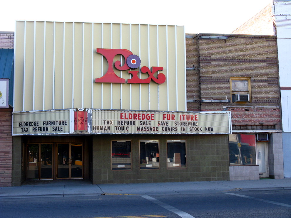 Ontario, OR: The Old Pix Theatre: The past peeking out