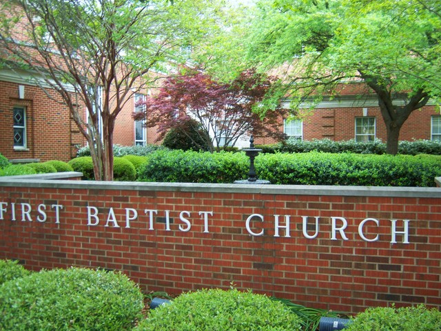 Tuscaloosa, AL: First Baptist Church on Greensboro Ave Downtown