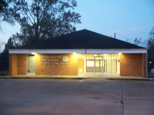 Centreville, MS : An early morning picture of Centreville, MS Post Office