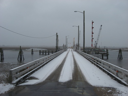 Sunset Beach, NC : Rare winter snow,February 2009 on the old swing