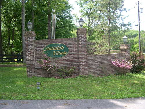 Middlesborough, KY : Entrance to Shillalah Village