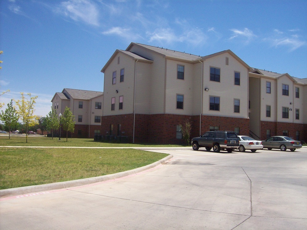 Portales, NM: new apartments(ENMU Campus)