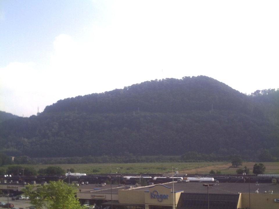 Belle, WV: City of Belle WV - Photos of Quincy Mall ( on east end of town ) future home of our NASCAR track & SUPER WALMART