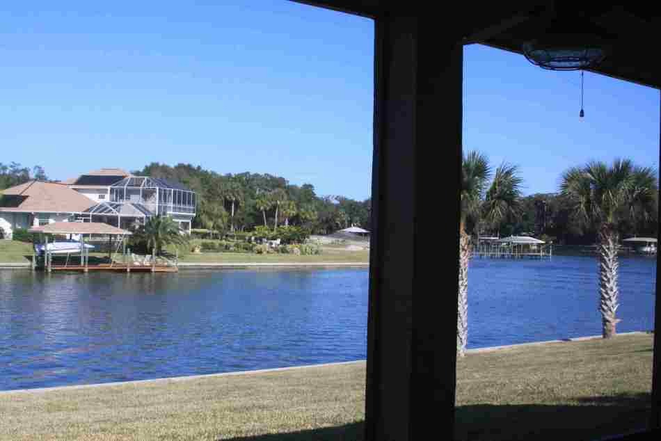 Palm Coast, FL: From Back Porch to the Waterway