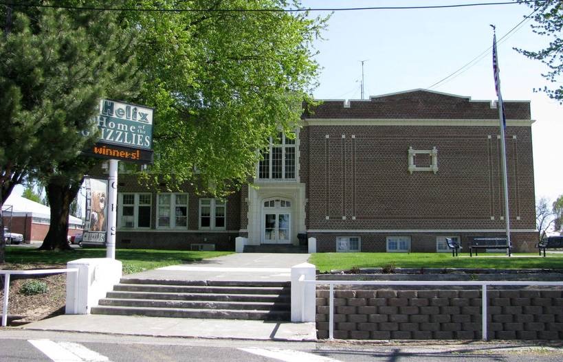 Helix, OR: Helix High School, Home of the Grizzlies, in May 2009