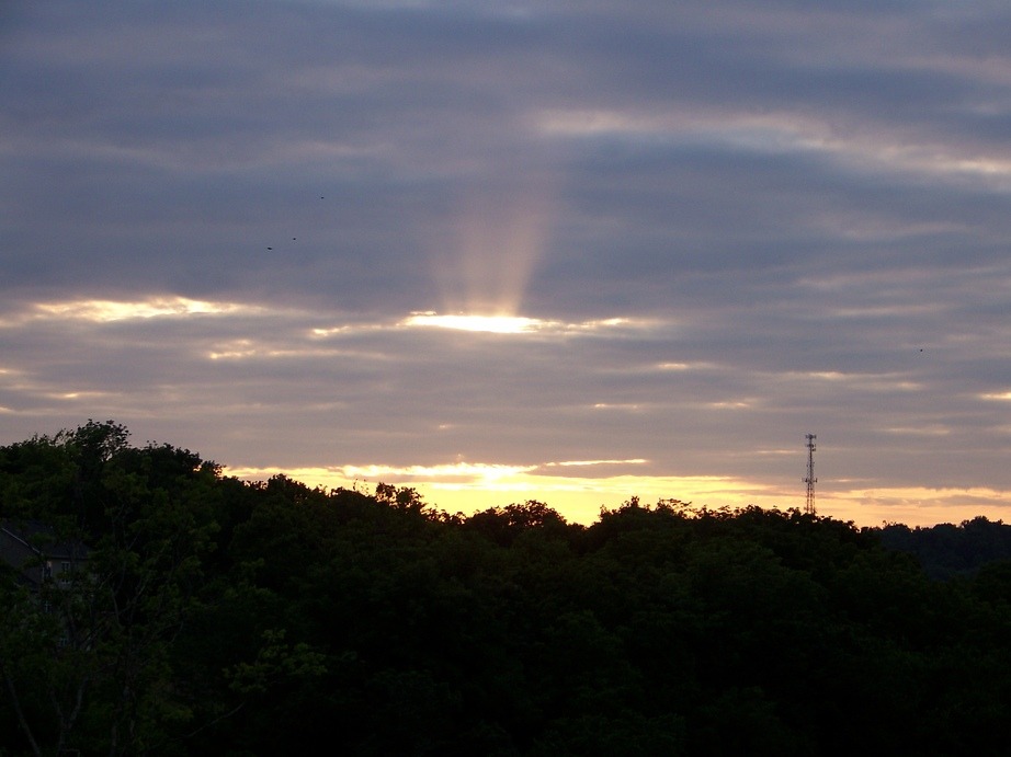 Goodlettsville, TN: Ray of Light, Sunset in Goodlettsville, TN 2009