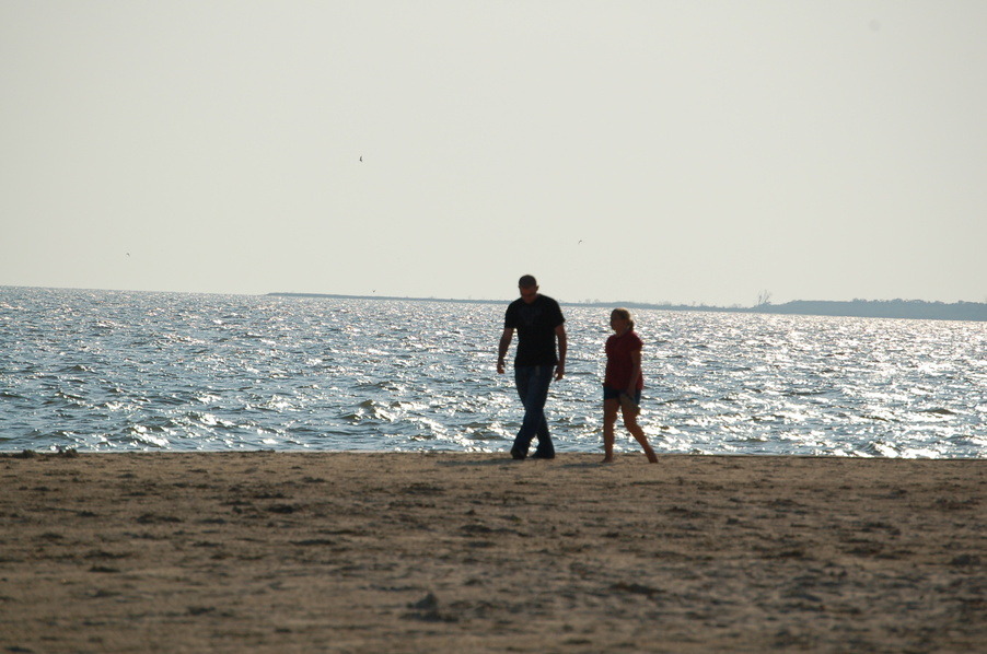 Pascagoula, MS: A WALK ALONG PASCAGOULA'S BEACH