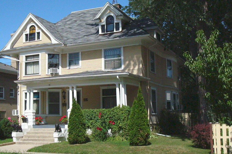 Janesville, WI Janesville Home built in 1908 by the Bennison family