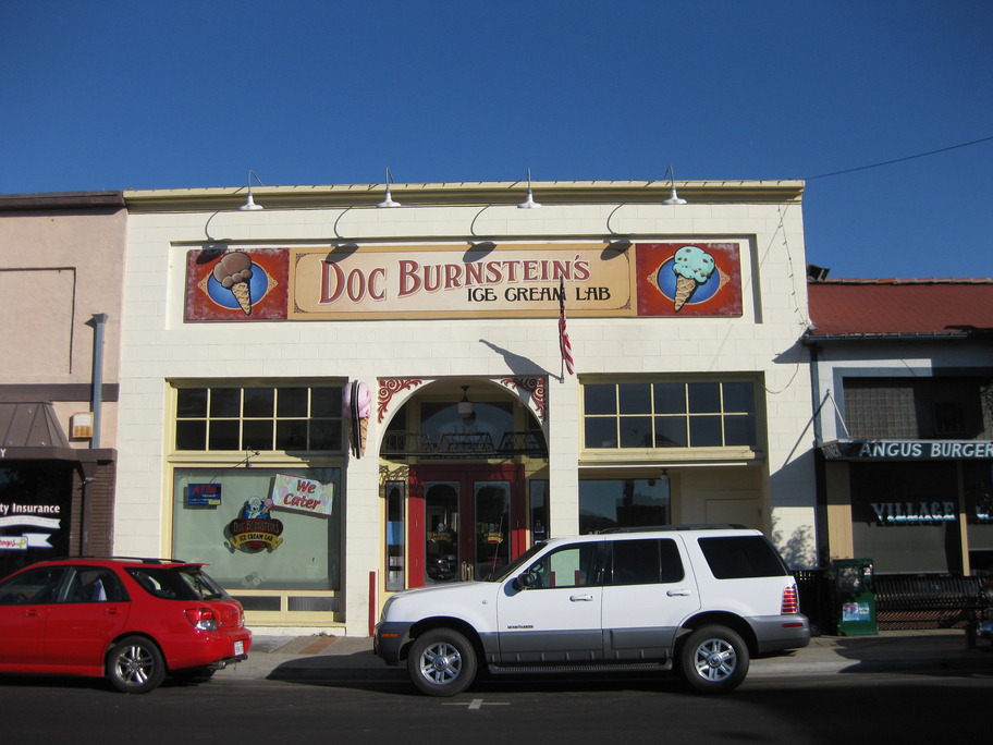 Arroyo Grande, CA: Doc Burnstein's Ice Cream Lab in the Heart of Arroyo Grande Village