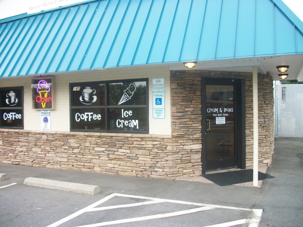 Mount Holly, NC: Mt Holly's newest Ice cream Store...serving gaston Counties favorite Tony's Ice Cream