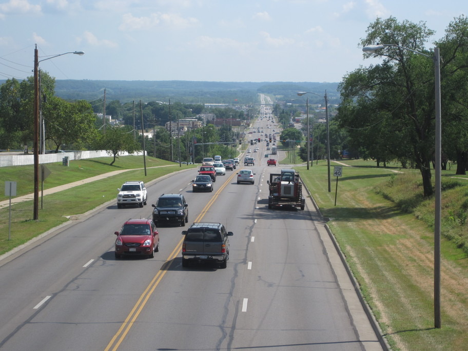 Lawrence, KS: South Iowa Street (U.S. 59) at West 19th Street