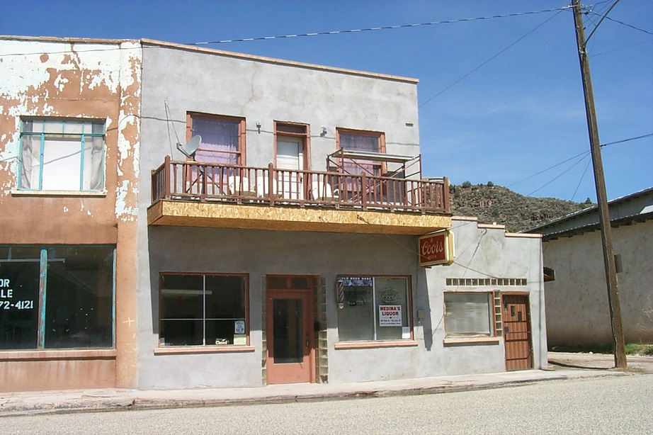 San Luis, CO : Liquor Store and Barber Shop