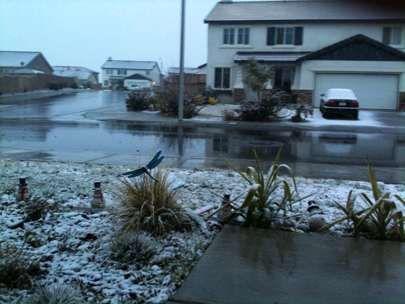 Hesperia, CA 1/2/2011 small snow storm started photo, picture, image (California) at