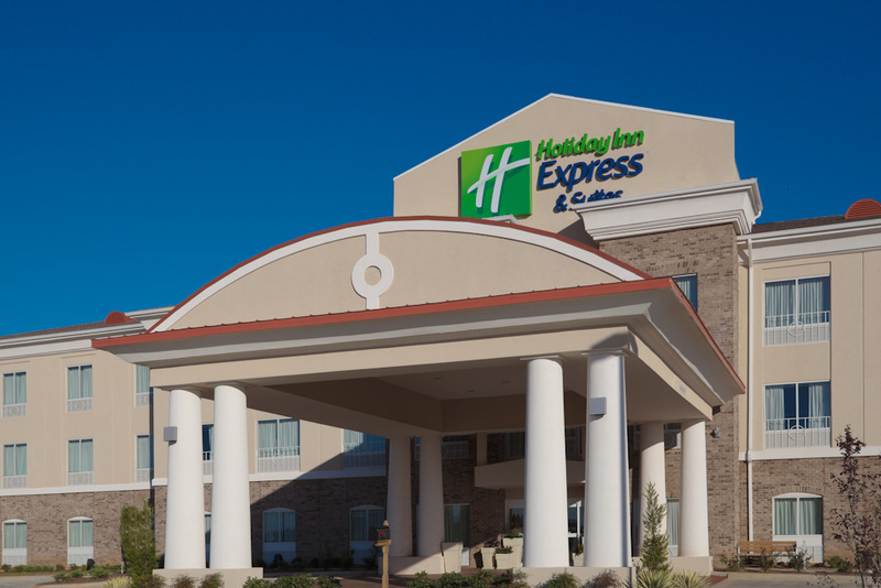 Winona, MS: Holiday Inn Express & Suites opened in May 2010