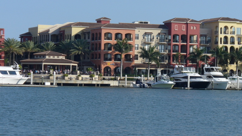 Marco Island, FL: Esplanade Shoppes, Residences and Marina