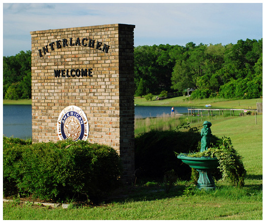 Interlachen, FL: Chipco Lake Interlachen Florida / welcome sign