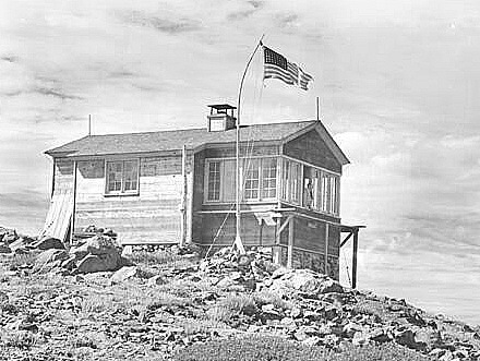 Meadow Valley, CA: Old Meadow Valley Store and Spanish Peak Lookout
