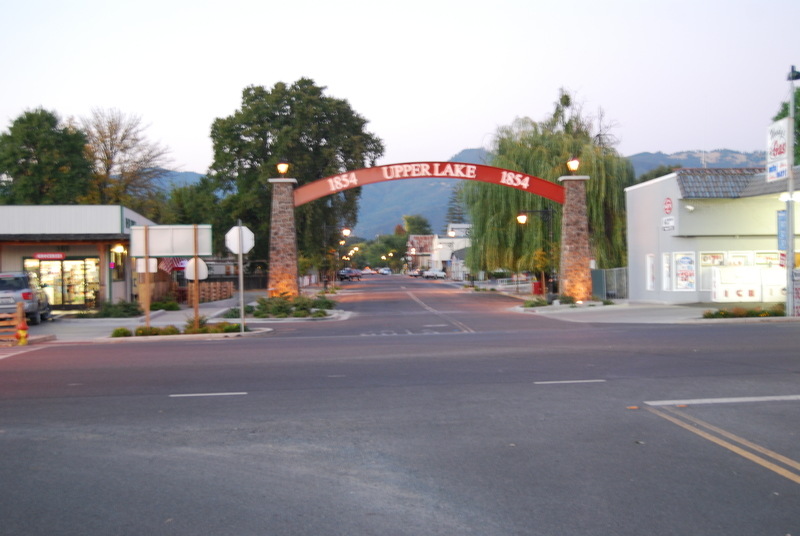 Upper Lake, CA: Upper Lake, CA Entrance to Main Street