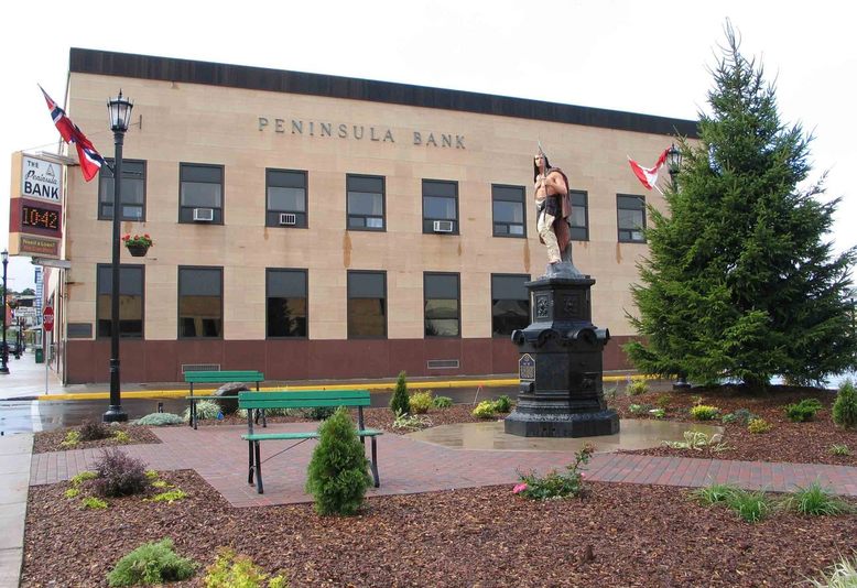 Ishpeming, MI: Peninsular Bank. 45 years later. Aug 2004