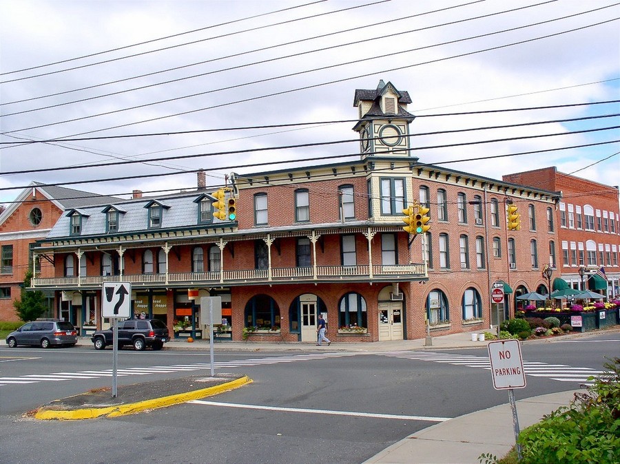 New Hartford, CT: THIS IS THE CENTER OF NEW HARTFORD, CT