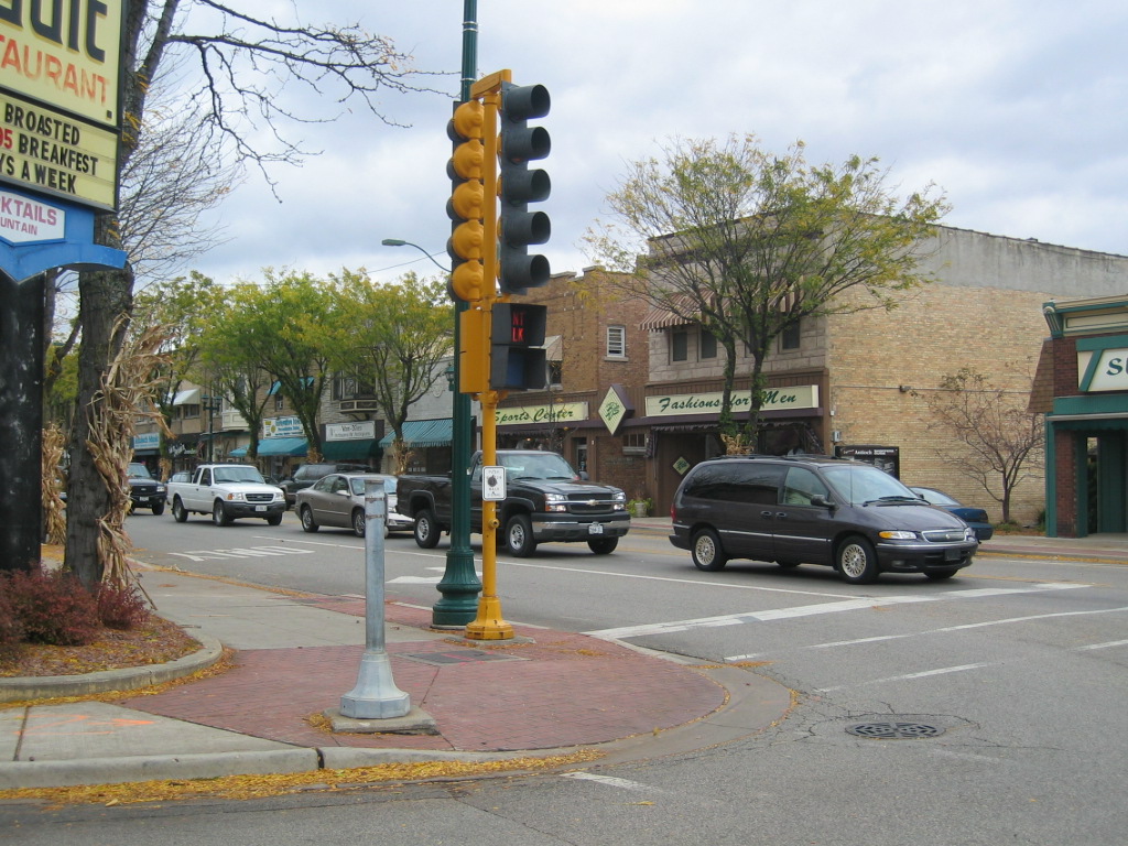 Antioch, IL: Downtown - Corner of Lake street looking north up Main street