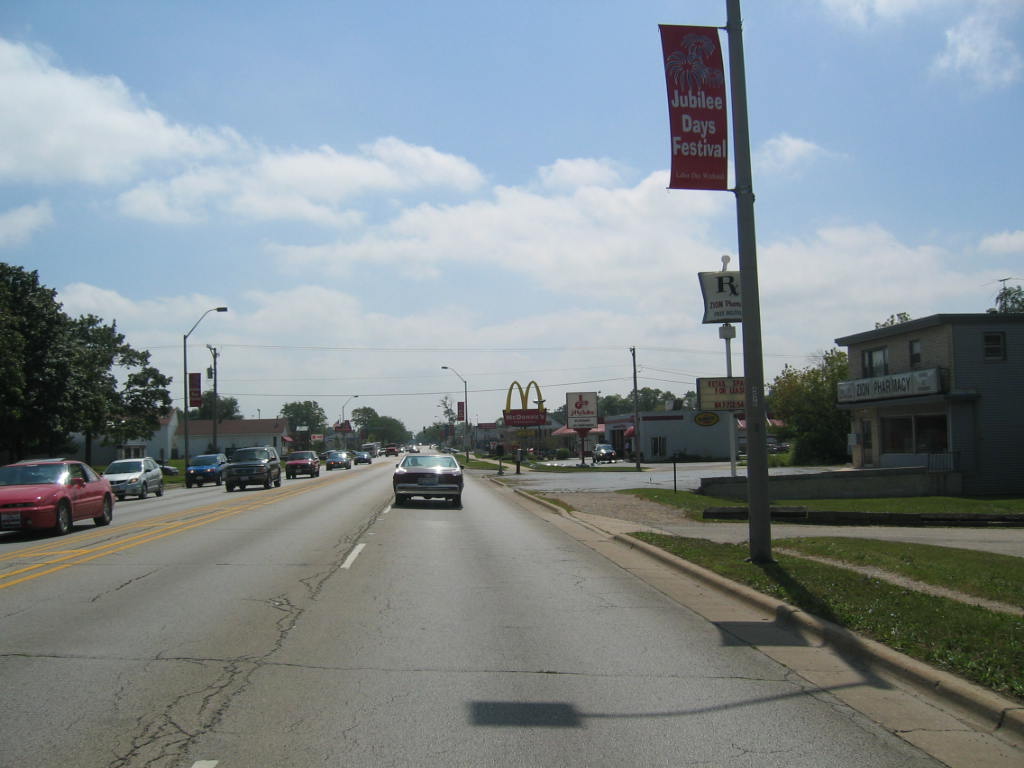 Zion, IL: South on Sheridan looking at Route 173