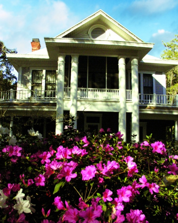 Brooksville, FL : Maillis House with azeleas in bloom