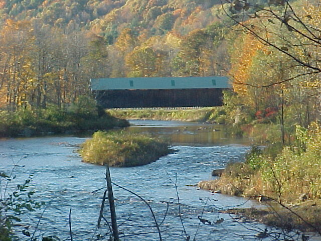 Woodstock, VT: Covered bridge over the Ottauqueechee River, just West of Woodstock village.