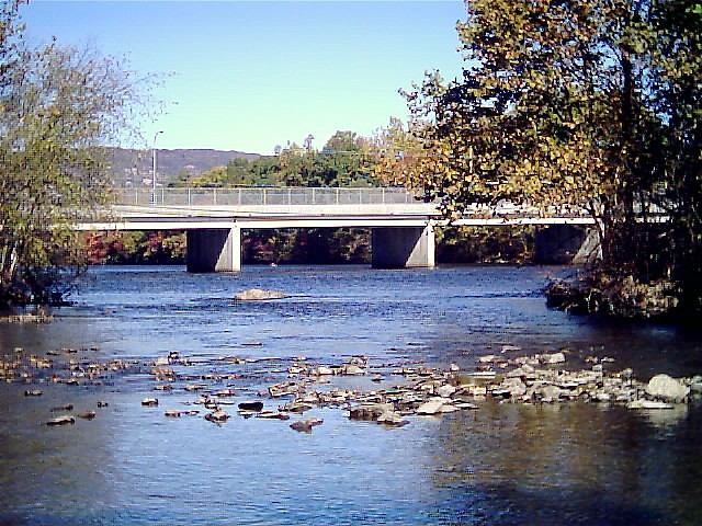 Slatington, PA: the bridge that crosses the lehigh river from Slatington(left) into Walnutport(right)
