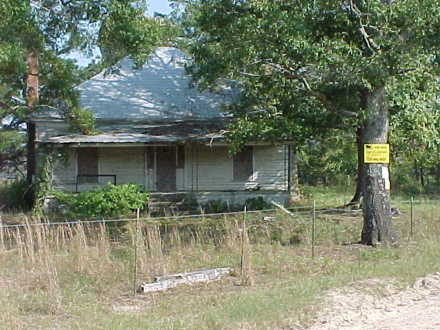 Warrenton, GA: This is the old farm house on 546 acres that is for sale