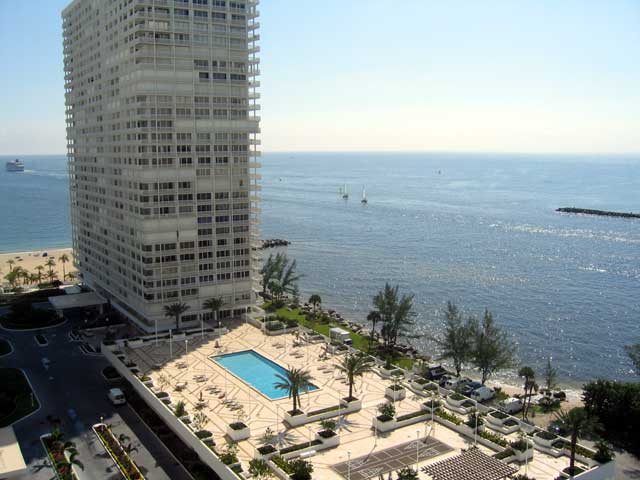 Fort Lauderdale, FL : View from Port Everglades End Unit condo