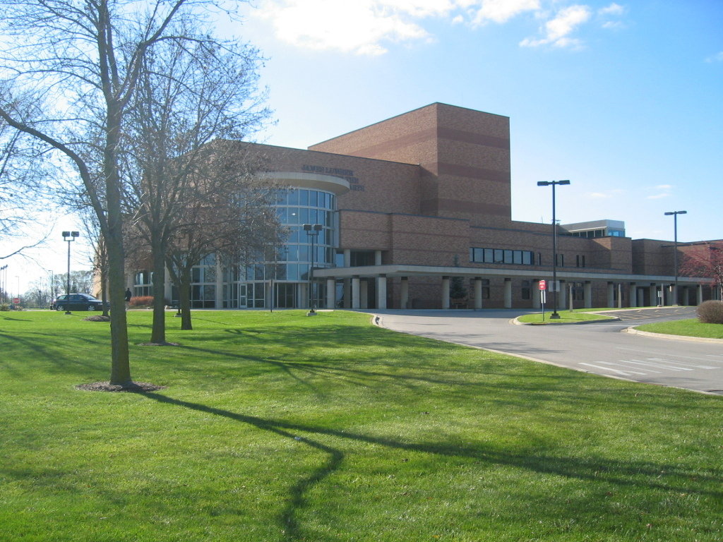 Grayslake, IL: College of Lake County - the main entrance