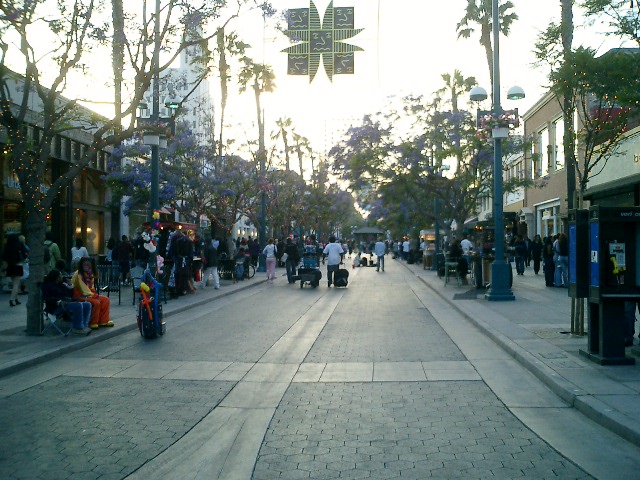 Third Street Promenade, Santa Monica, CA - California Beaches