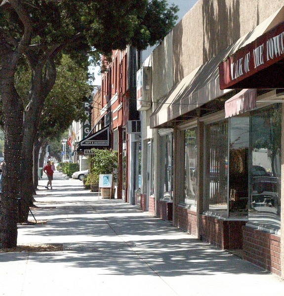 South Pasadena, CA: Looking West down Mission St. near Mission & Fair Oaks