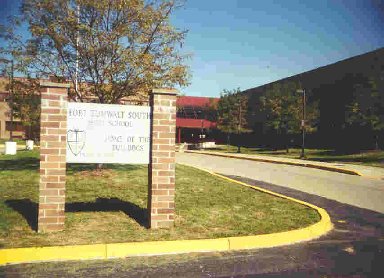 St. Peters, MO : Fort Zumwalt South High St. Peters, MO Students enrolled in School: 2,500
