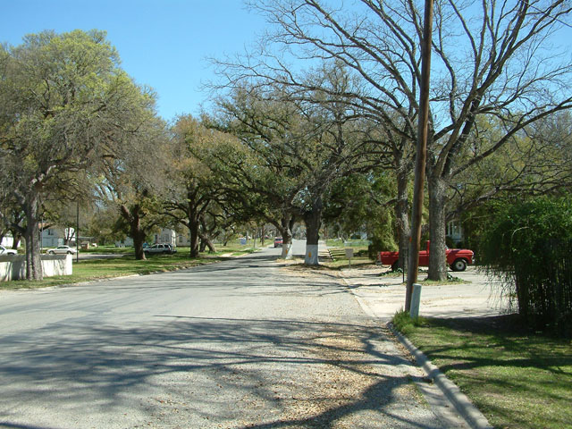 Uvalde, TX : A road in Uvalde