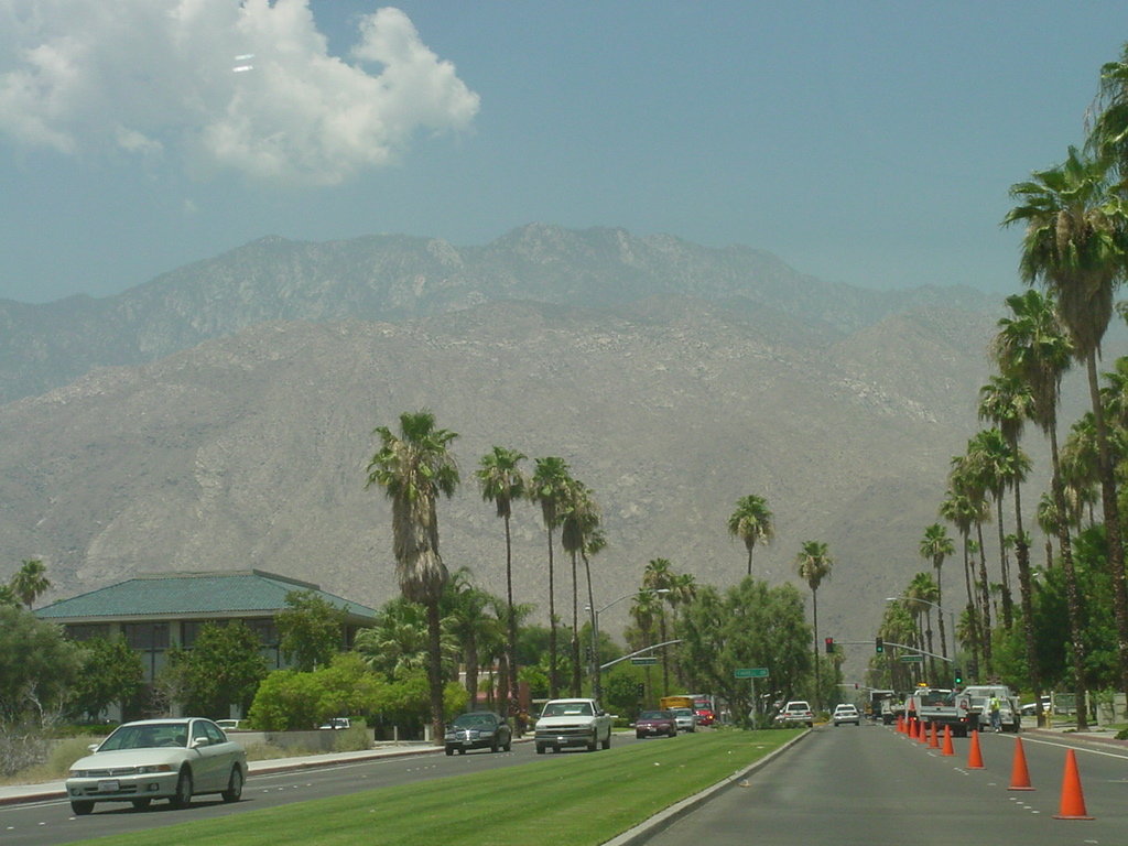 Palm Springs, CA: Driving west on Tahquitz