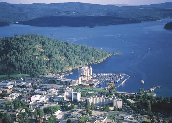 Coeur d, ID: Downtown Coeur D'Alene with the Lake in the Backround